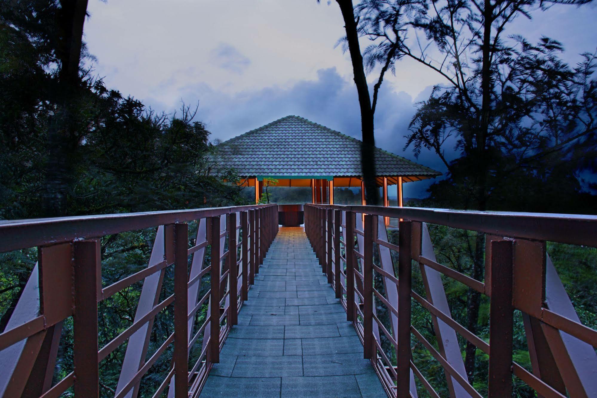 The Ibnii - Eco Luxury Resort Madikeri Luaran gambar